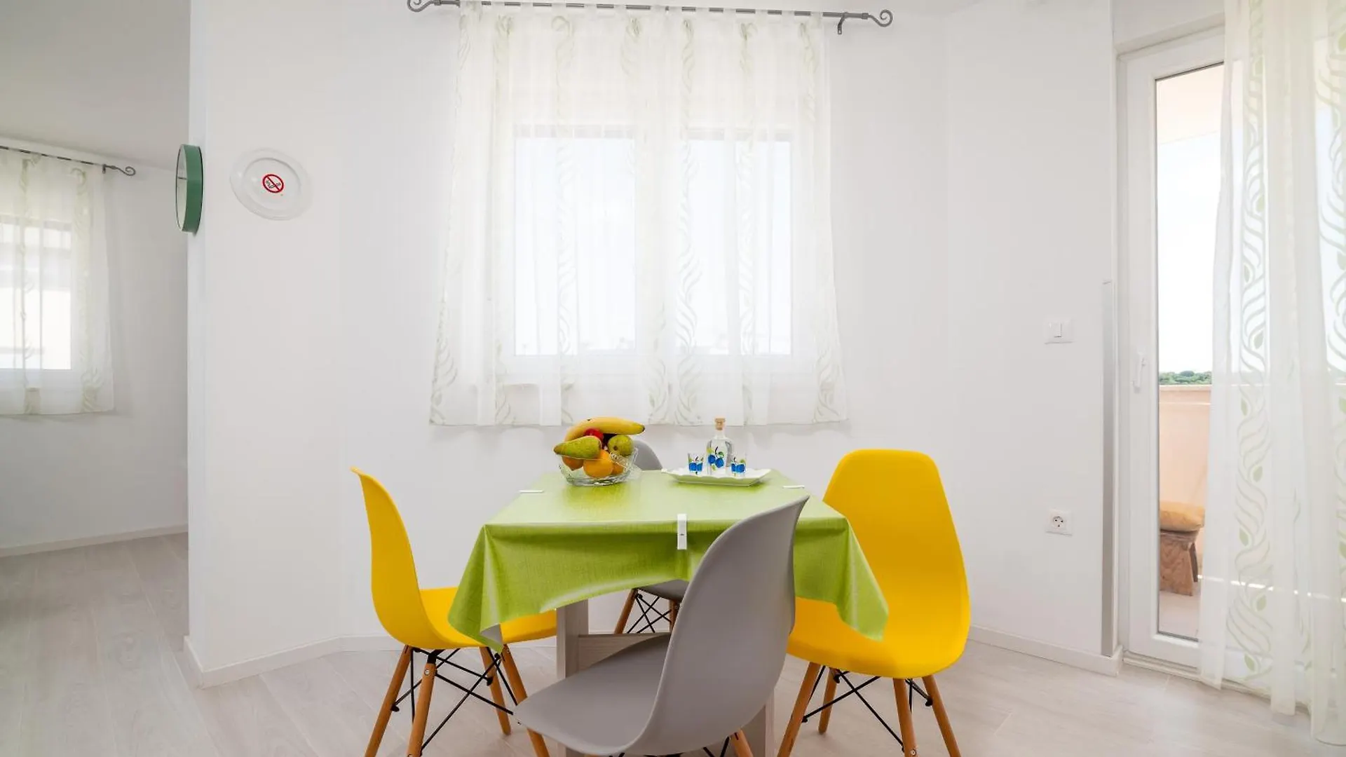 Apartments With A Parking Space Pula - 23290
