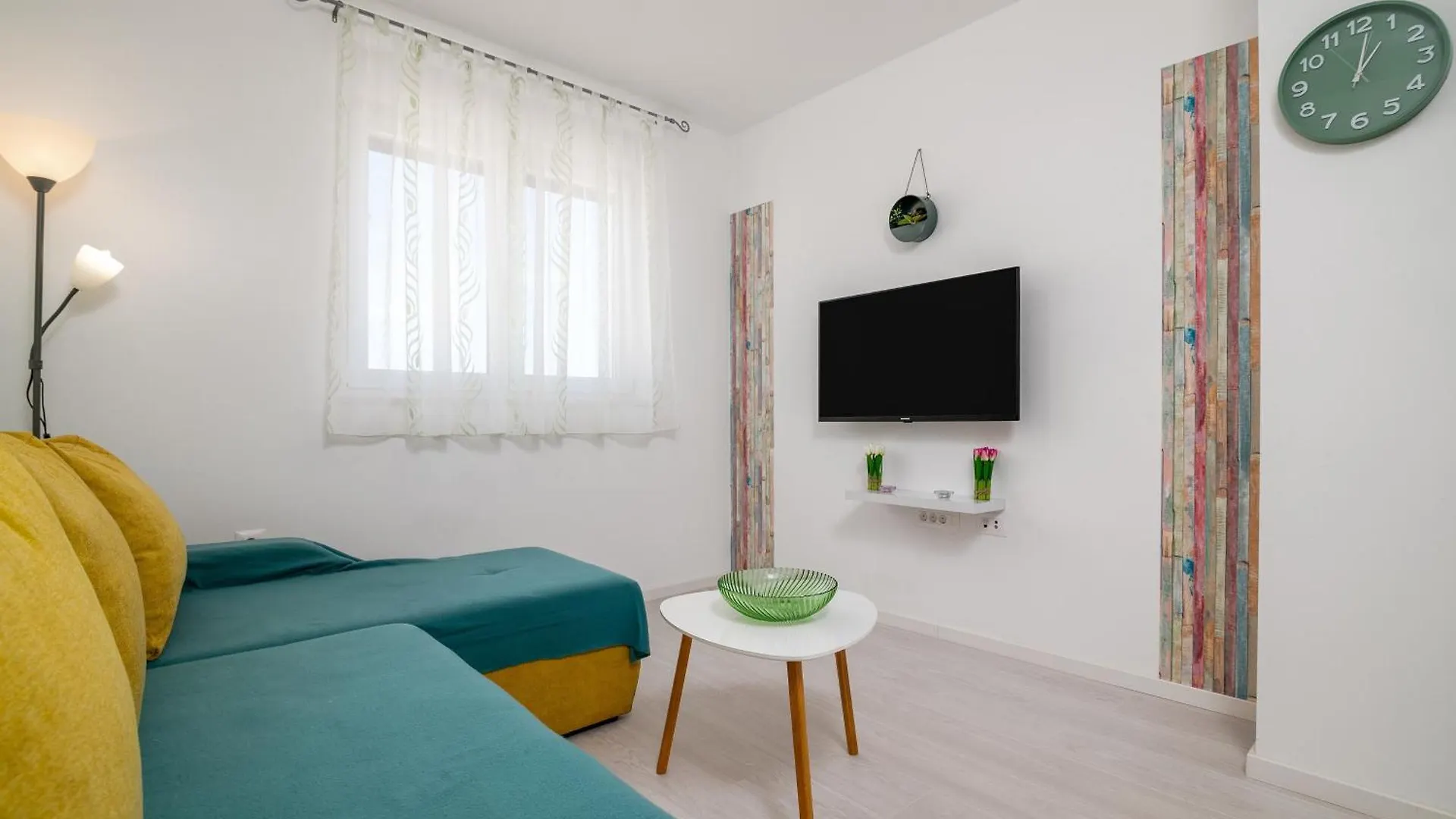 Apartments With A Parking Space Pula - 23290