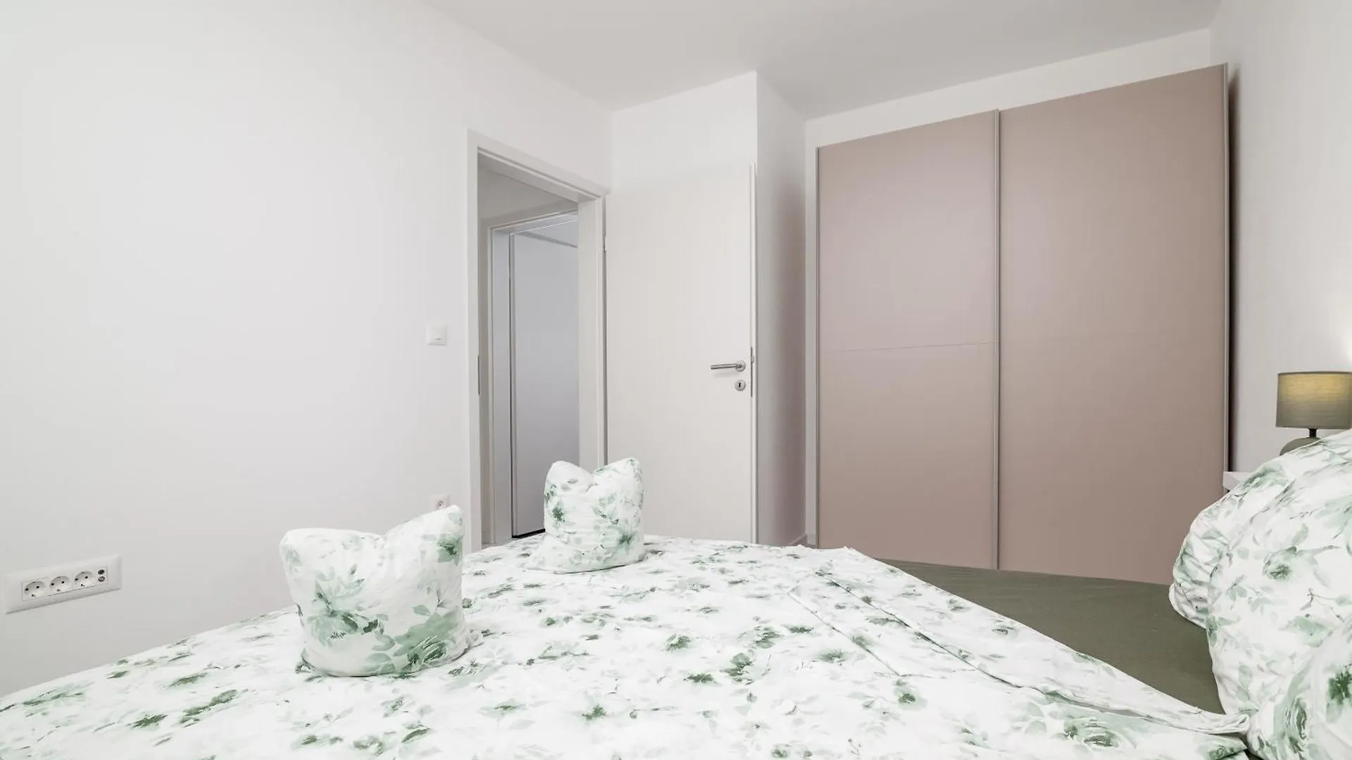 Apartments With A Parking Space Pula - 23290 0*,  Croatia